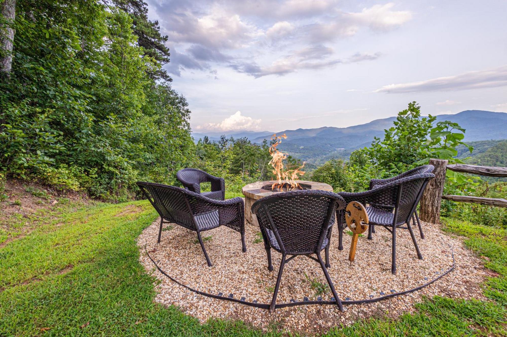 Stunning Mtn. Views! 4Br With All The Amenities! - Vista Vibes- Брайсон-Сити Экстерьер фото