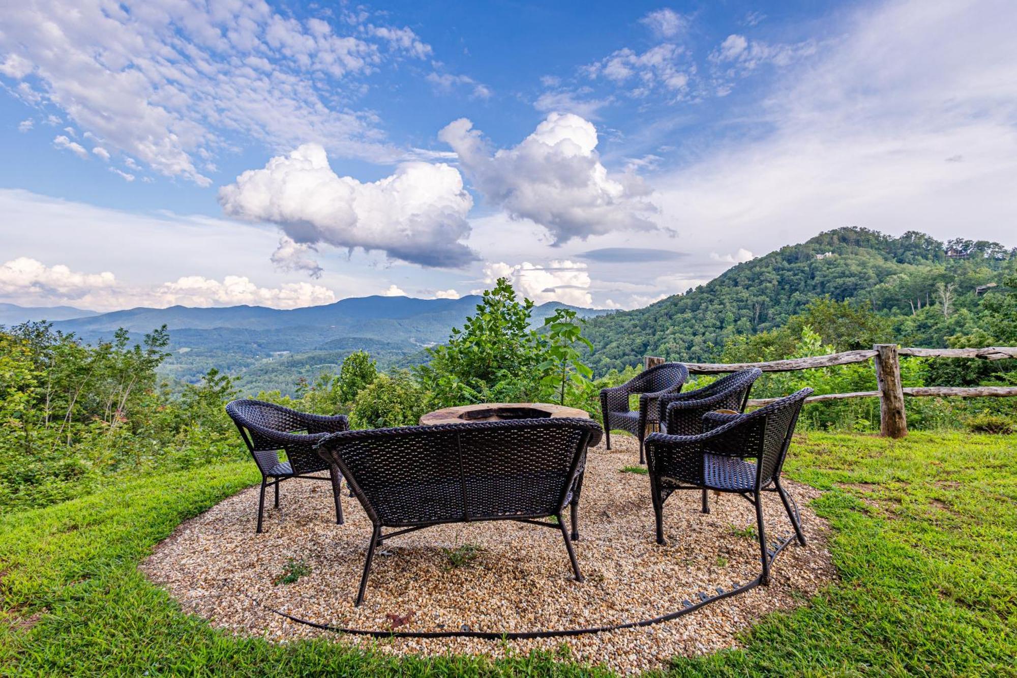 Stunning Mtn. Views! 4Br With All The Amenities! - Vista Vibes- Брайсон-Сити Экстерьер фото